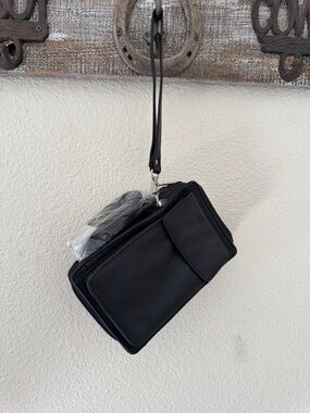 Wilsons Leather Black Men's Wristlet Toiletry Organizer